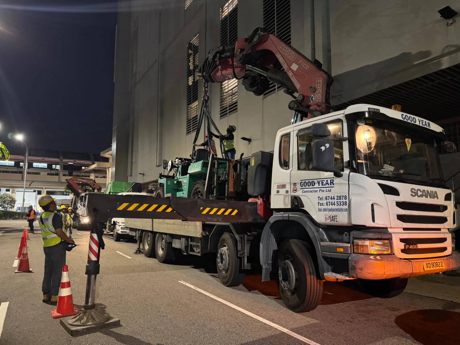 Night lifting of industrial equipment